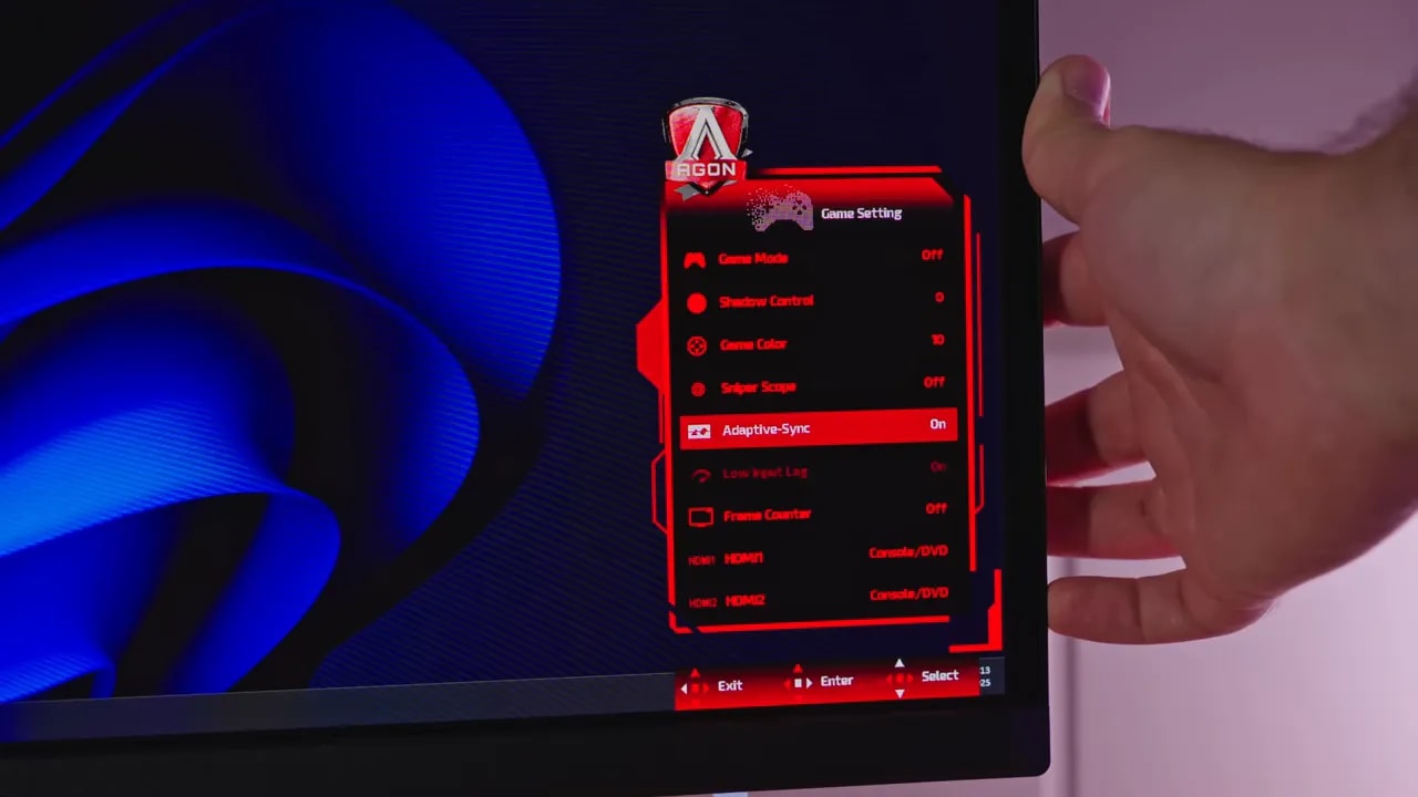 Menú del AOC AGON AG326UD con Adaptive-Sync activado y configuración gaming