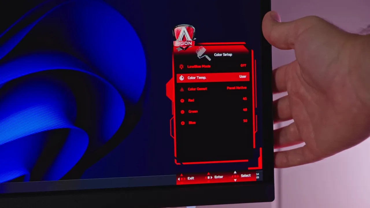 Menú OSD del monitor AOC AGON AG326UD con ajustes de temperatura de color y opciones de imagen