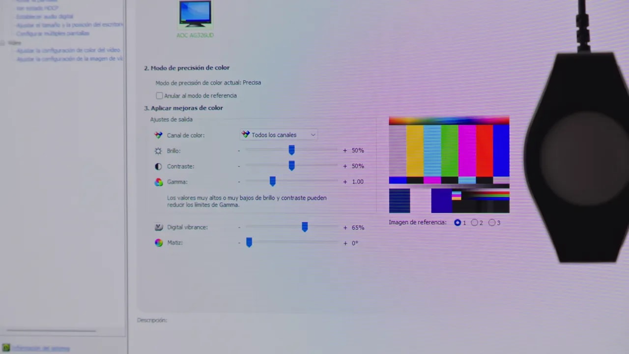 Pantalla del OSD del AOC AGON AG326UD con ajuste de precisión de color y barras de color