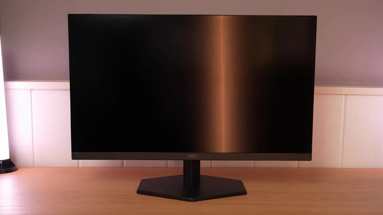 AOC Q27G4ZE 27 pulgadas IPS 1440p vista frontal con reflejos reducidos