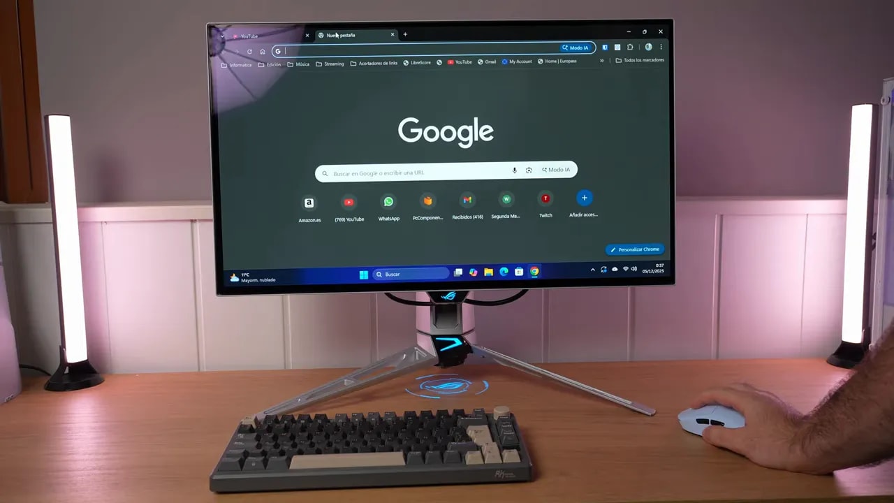 Asus ROG Swift PG27AQWP-W con modo 720p a 720 Hz en pantalla de Google