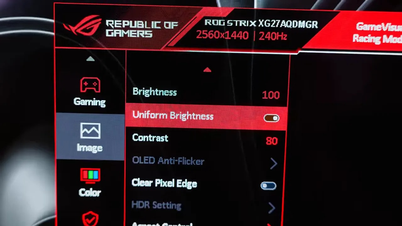Menú OSD del ASUS ROG XG27AQDMGR con ajustes de imagen como brillo y contraste