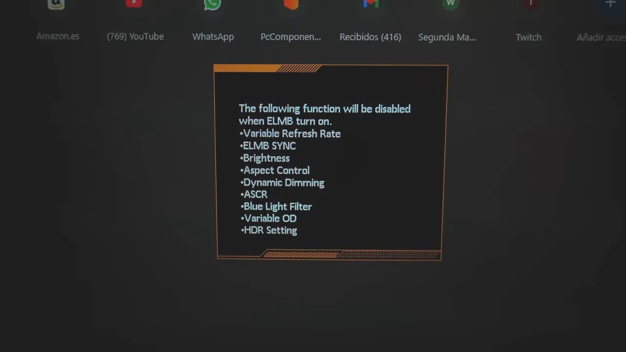 Aviso en pantalla del monitor ASUS TUF VG27AQL5A sobre funciones desactivadas al activar ELMB