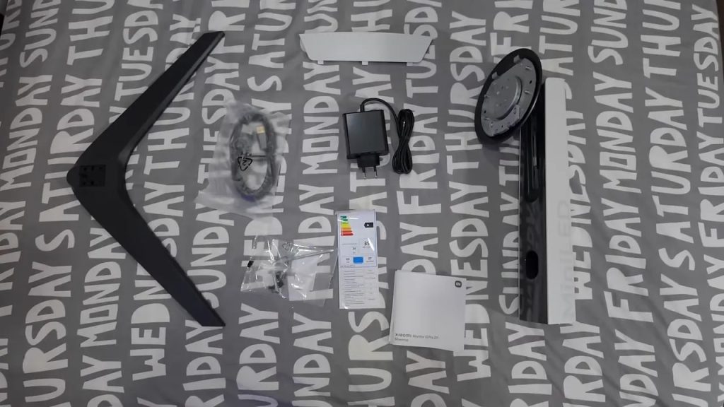 Xiaomi G Pro 27i box contents