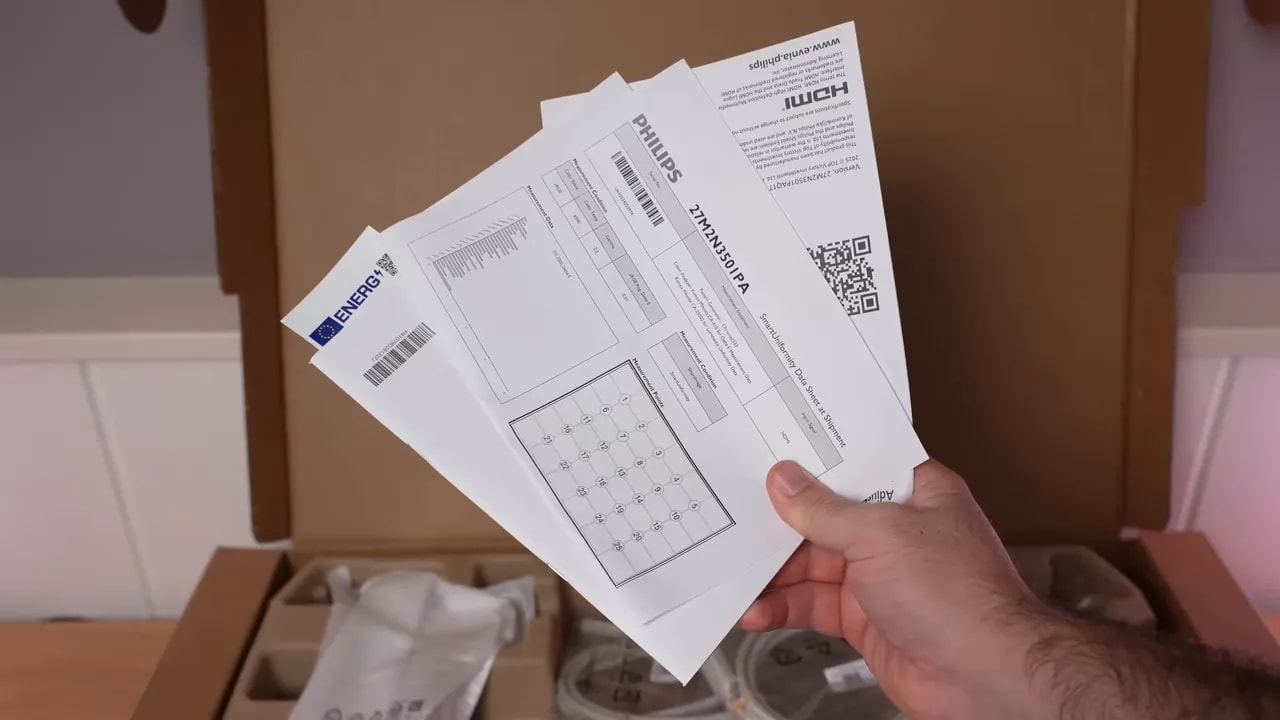Documentación incluida y posible informe de calibración del Philips Evnia 27M2N3501PA