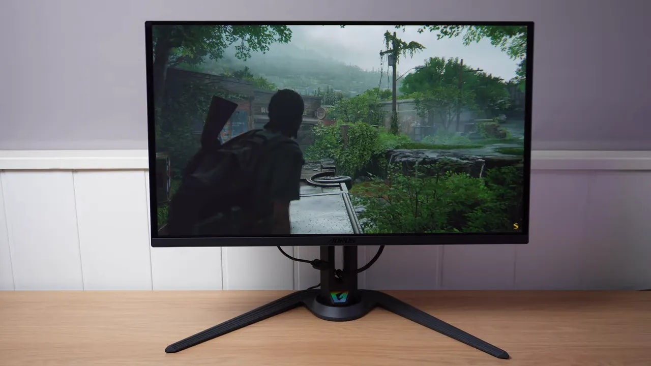 Gigabyte AORUS FO27Q3 mostrando una escena de juego, modo APL Middle para brillo equilibrado