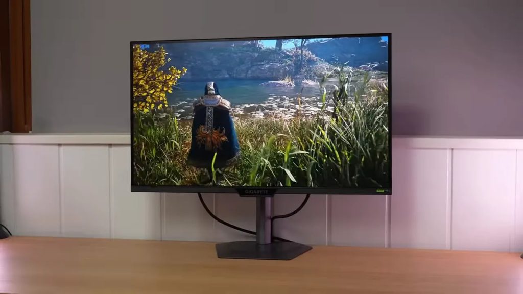 Gigabyte G27Q2 mostrando una escena con vegetación y luz natural