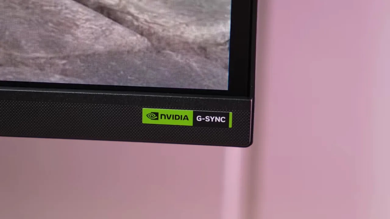 Etiqueta de G-SYNC Compatible en el monitor Gigabyte G27Q2