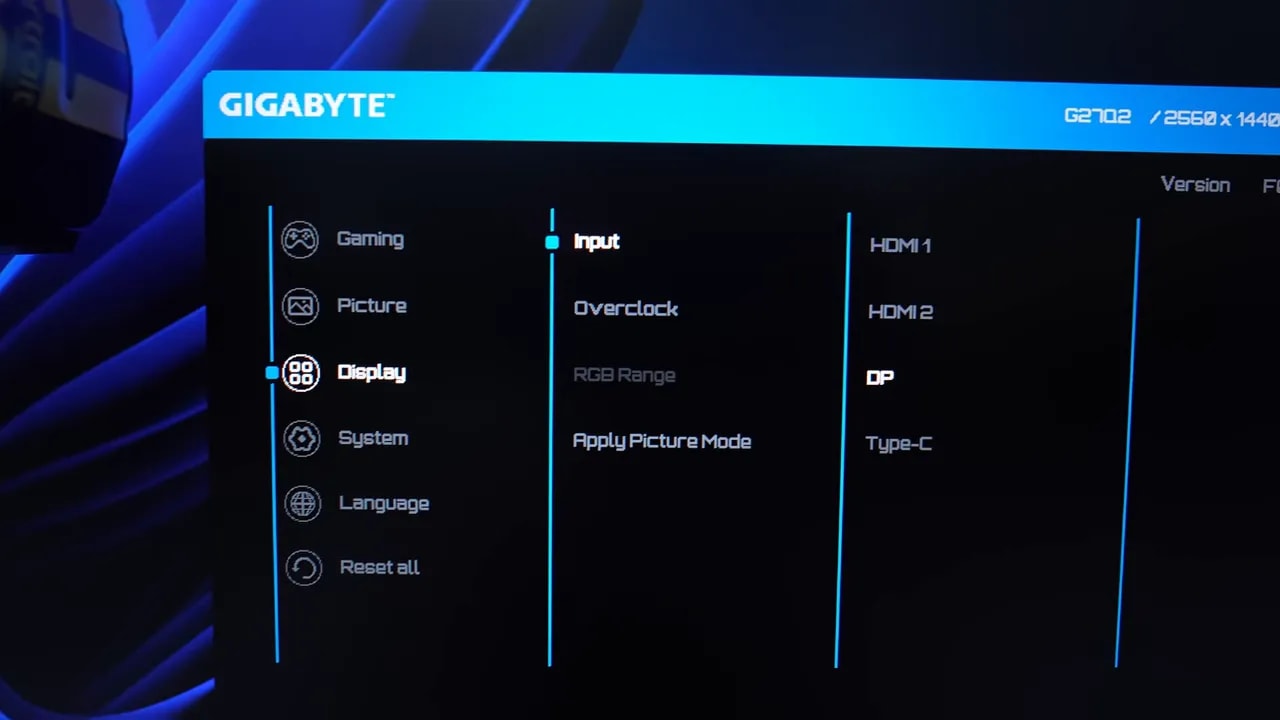 Menú OSD del Gigabyte G27Q2 mostrando la sección de Overclock