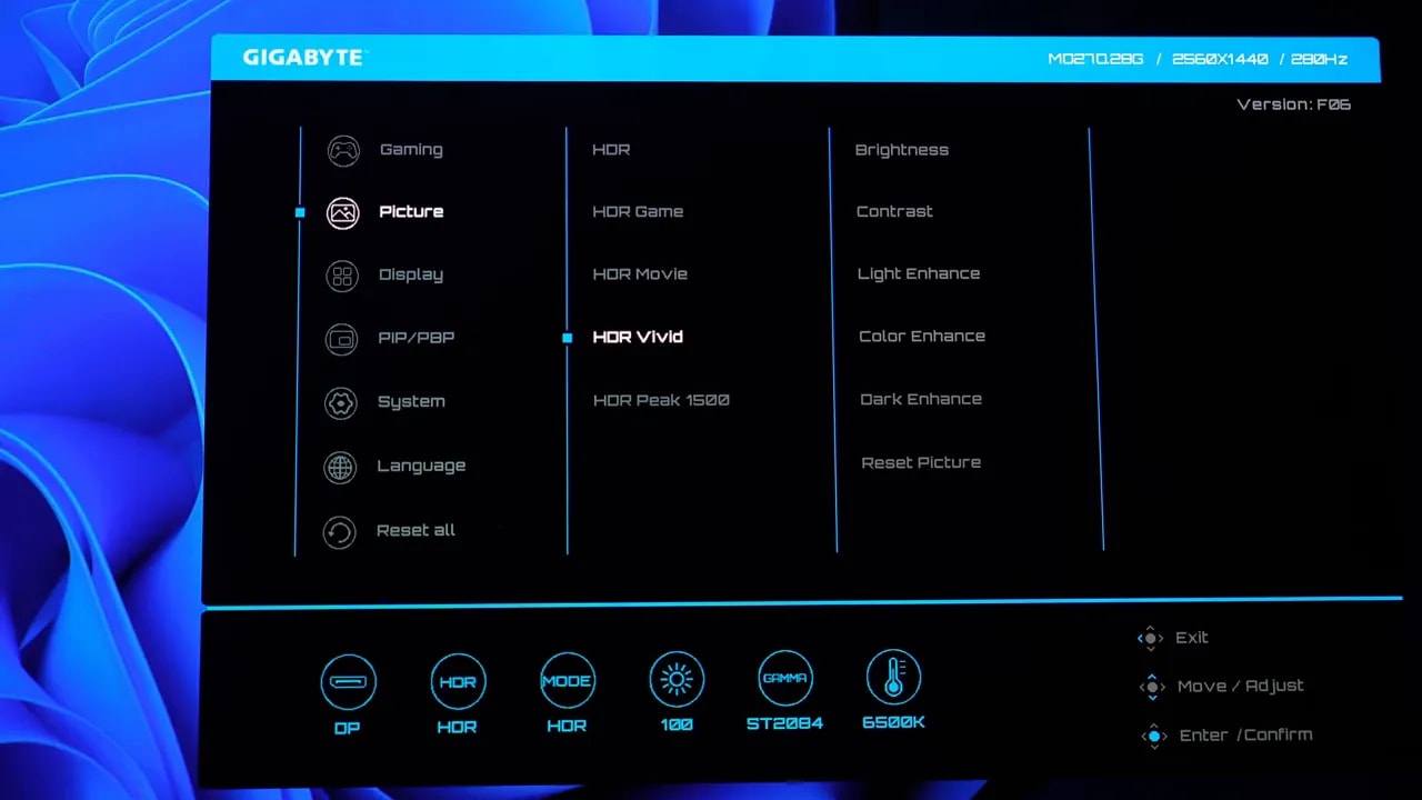 Menú HDR del Gigabyte MO27Q28G con selección de modos y versión de firmware F06