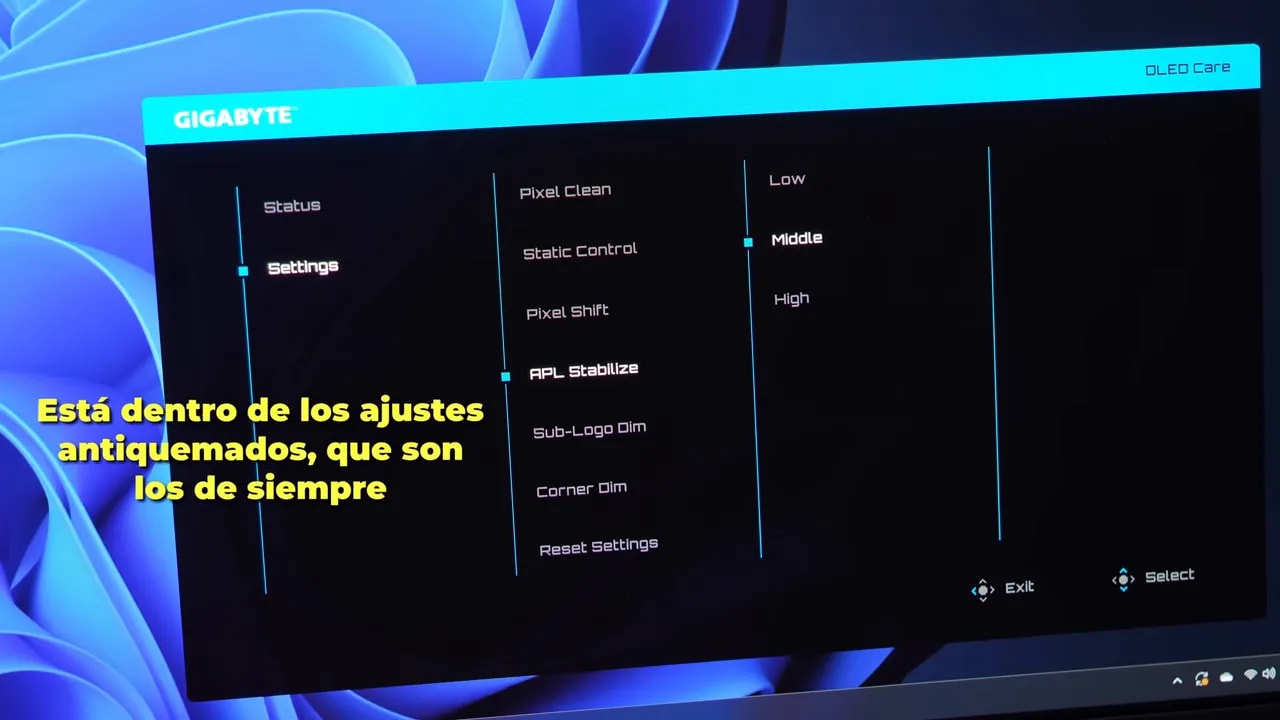 Menú OSD del Gigabyte QD OLED MO27Q2 con selección APL Low Middle High
