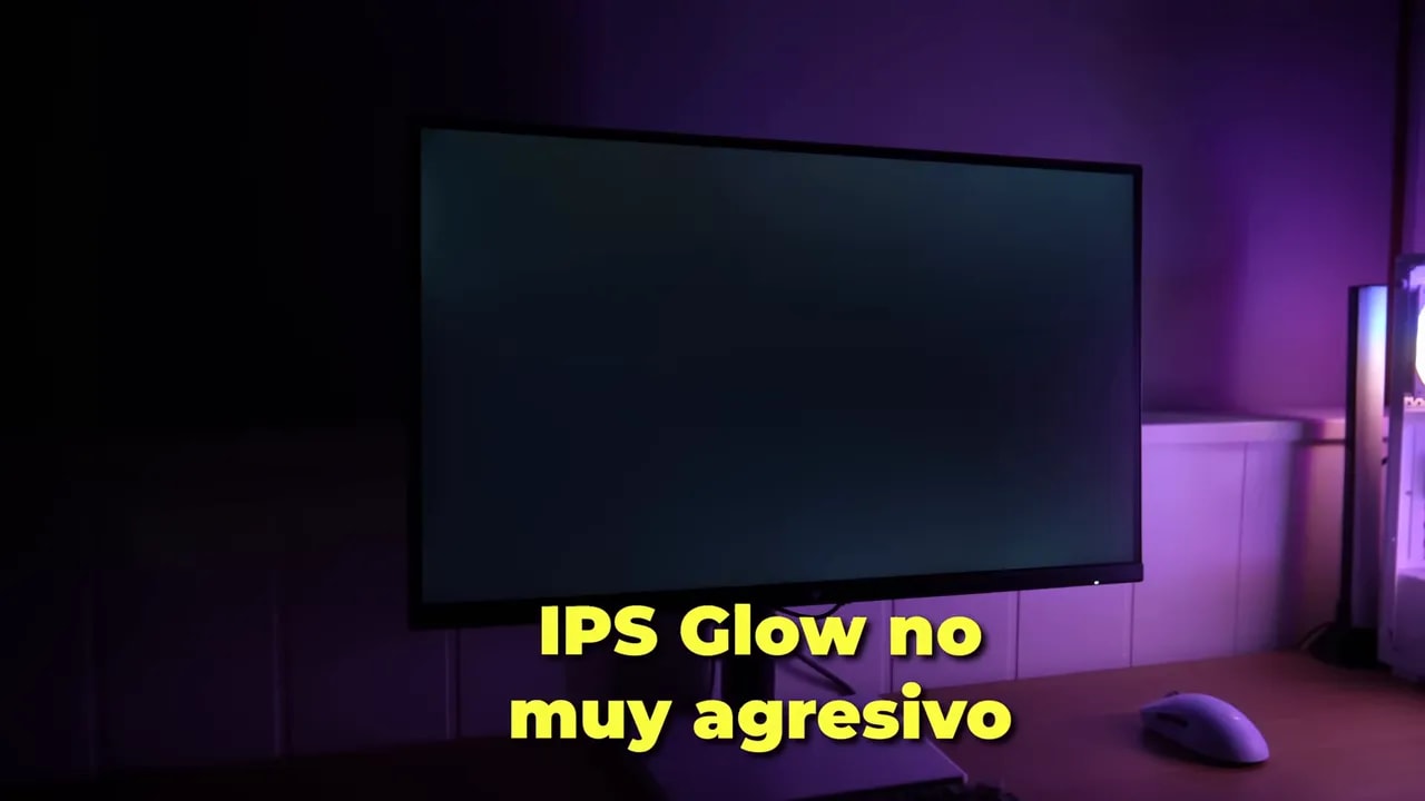 IPS glow visible en el KTC H27T27 con la pantalla oscura en una habitación con luz ambiente