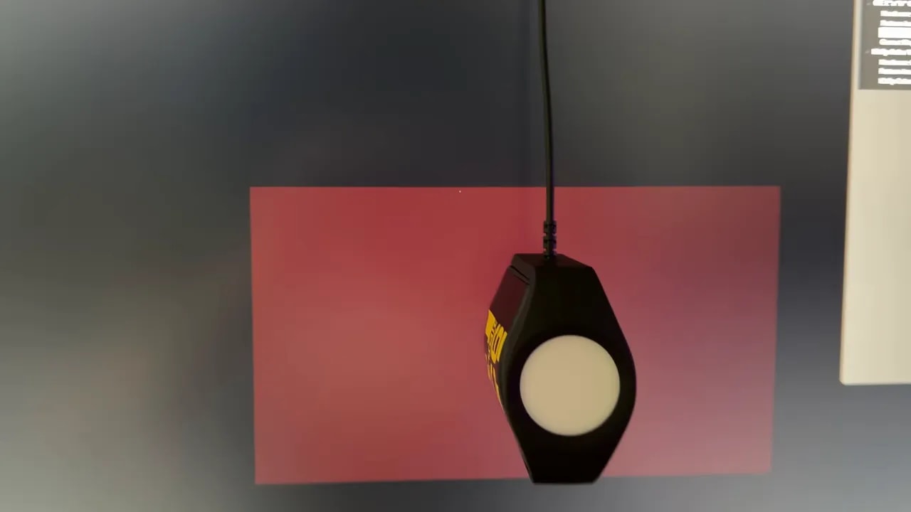 Prueba de píxel atascado o defecto en pantalla del KTC H27T27 con imagen de color de fondo