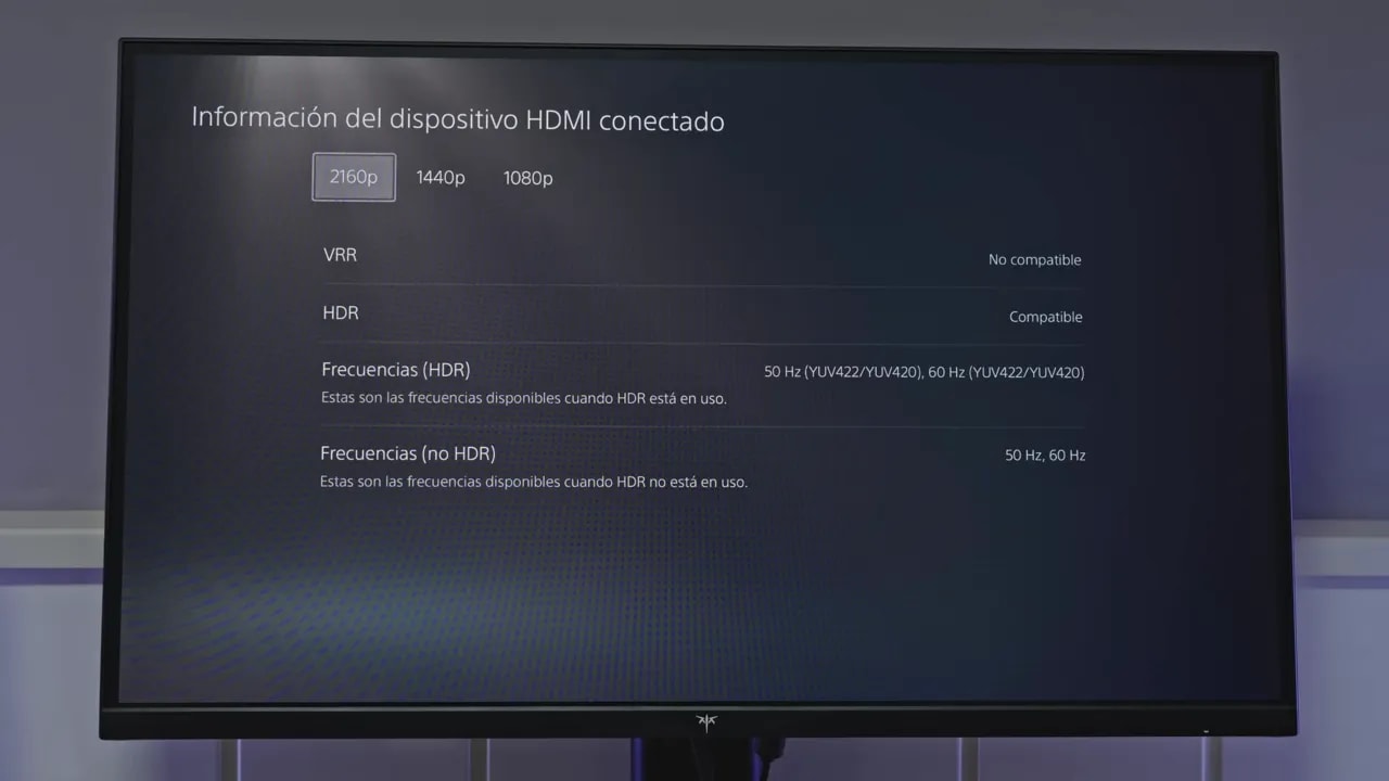 OSD del KTC H27T7 en Pantalla y vídeo, destacando la opción de salida de 120 Hz para consolas