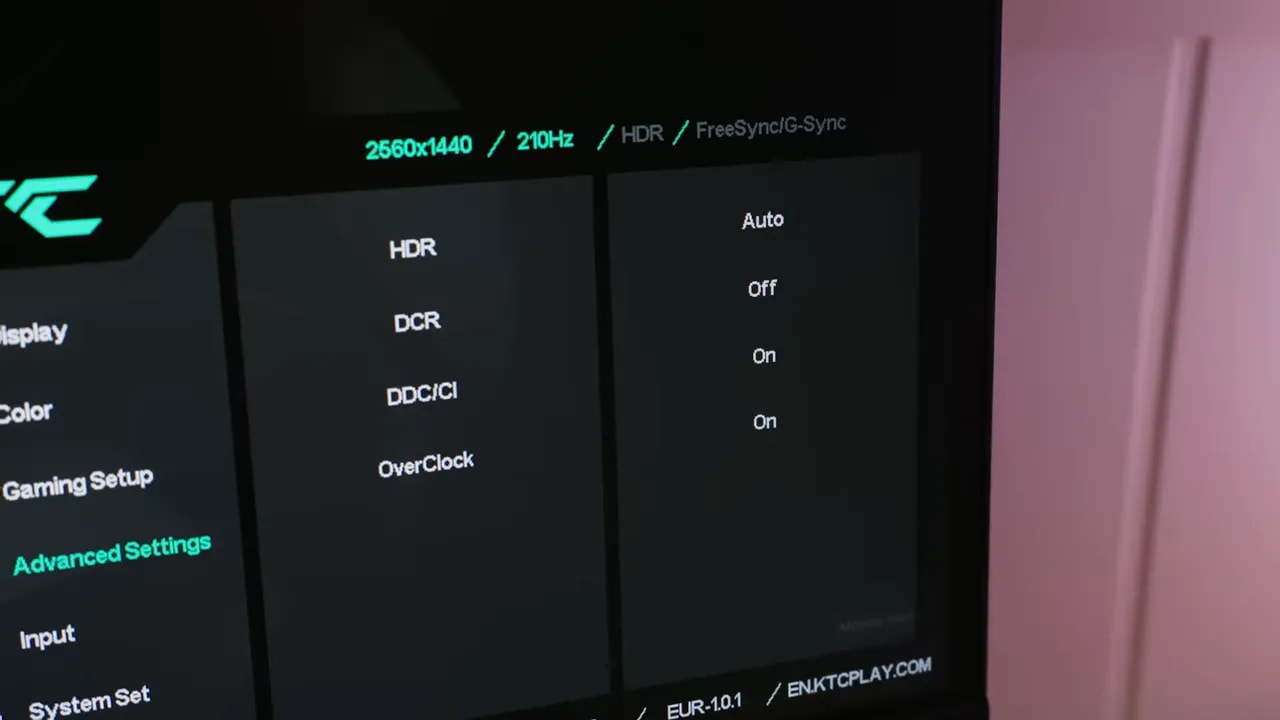 Menú OverClock del KTC H27T7P-2 mostrando la opción para llegar a 210 Hz