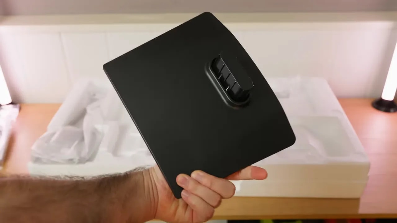 Toma de un monitor en una habitación con una escena en pantalla durante la prueba