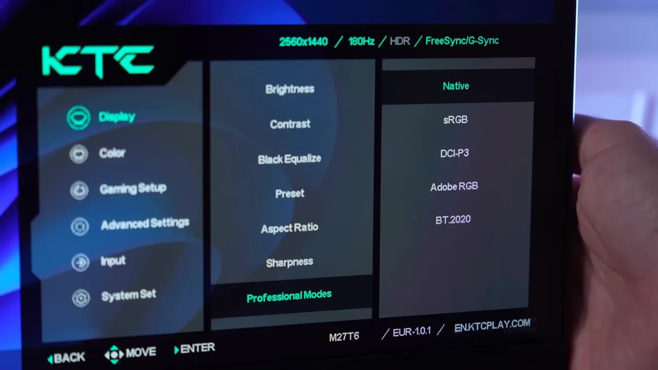 Pantalla del menú de color del KTC M27T6 mostrando modos profesionales sRGB, DCI-P3, Adobe RGB y BT.2020