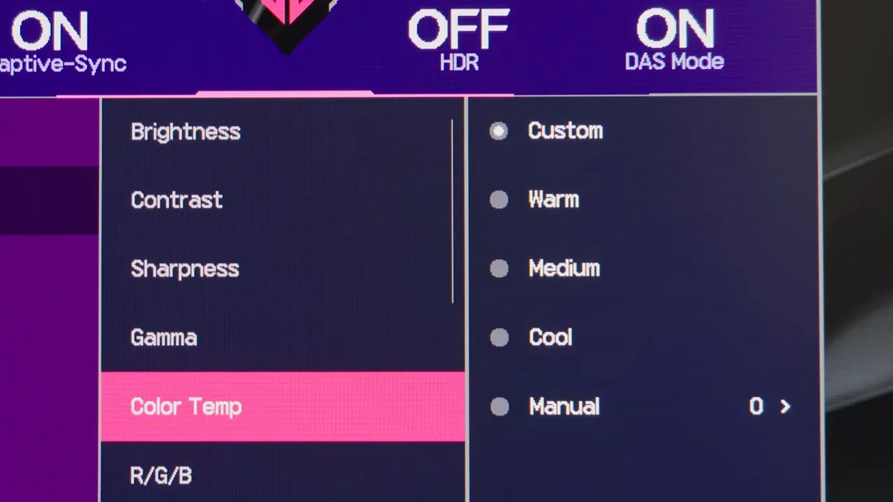 Selección de temperatura de color en el menú del LG 27G640A con opción Medium