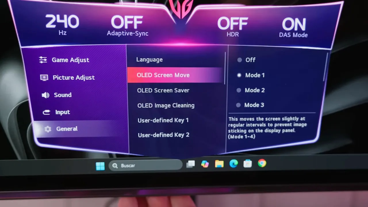 Menú OSD de la LG 27GX704A-B con opciones de OLED Screen Move y OLED Image Cleaning