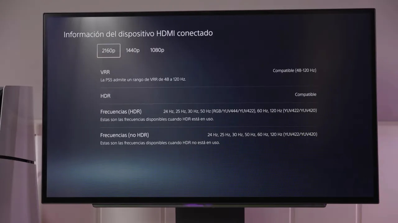 Información HDMI del LG 27GX790A con estado de VRR y compatibilidad HDR para PS5