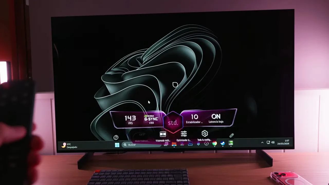 Optimizador de juegos en la LG C5 OLED 42 mostrando 143 Hz y estado de VRR/G-Sync