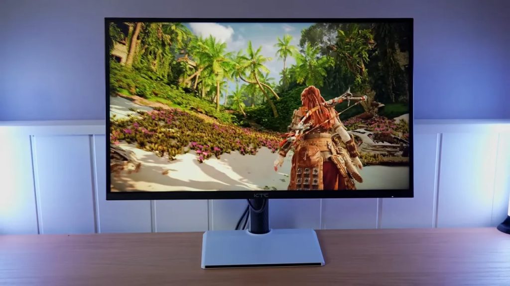 Pantalla del monitor KTC M27T6 mostrando contenido en color para el análisis HDR