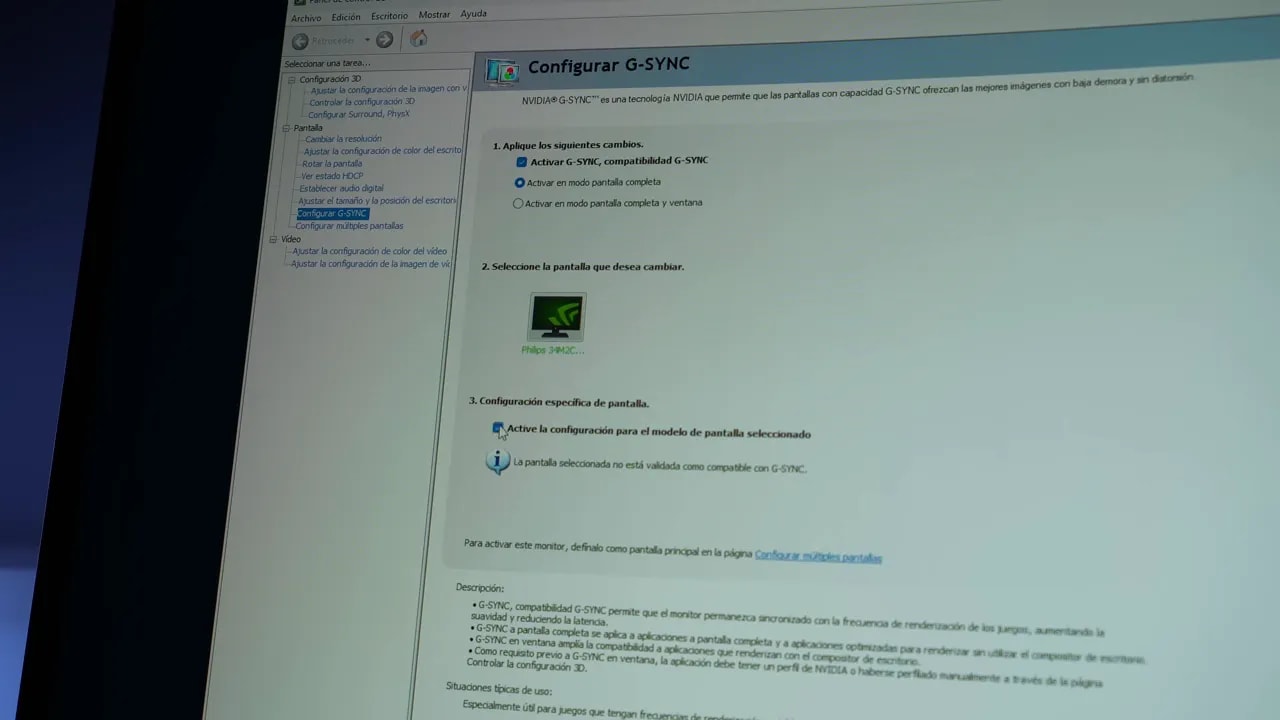 Configuración de G-SYNC de Nvidia con el monitor Philips seleccionado y opciones de activación