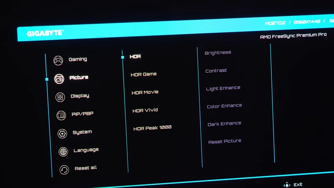 Menú OSD del Gigabyte QD OLED MO27Q2 con opciones HDR y ajustes de imagen