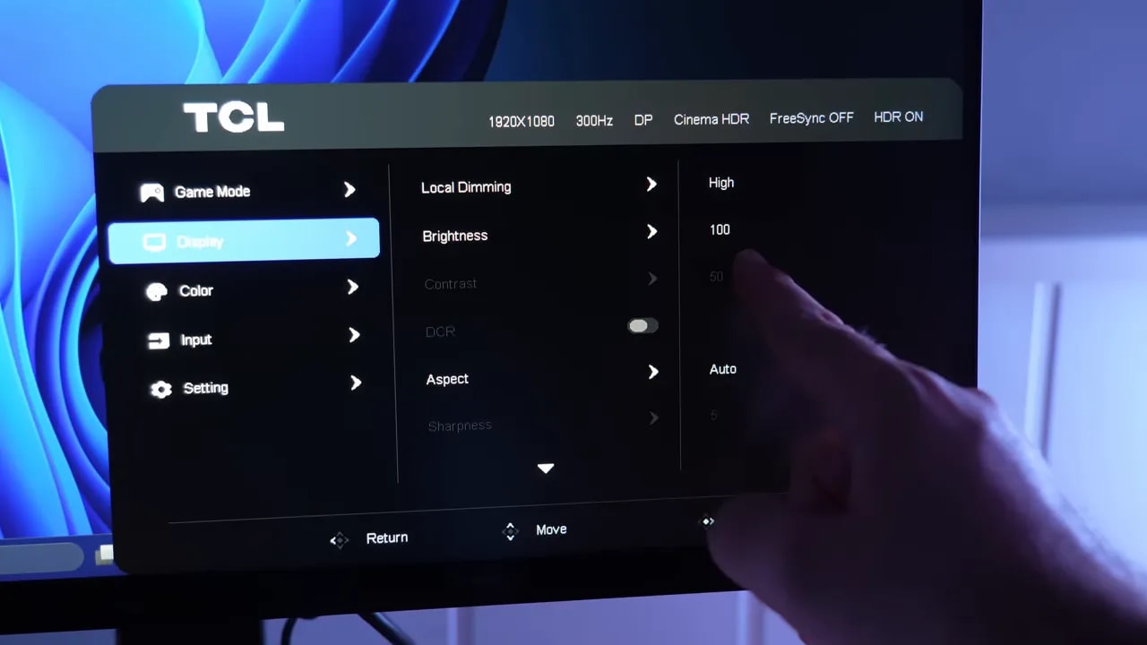 OSD del TCL 25G64 con configuración HDR y local dimming en modo alto