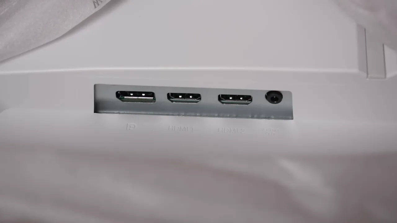 Puertos de conexión del Philips Evnia 27M2N3501PA: 2 HDMI, DisplayPort y jack de audio