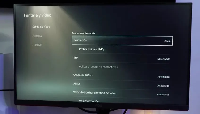 Menú de prueba de salida a 1440p en monitor Xiaomi con opciones HDR y VRR