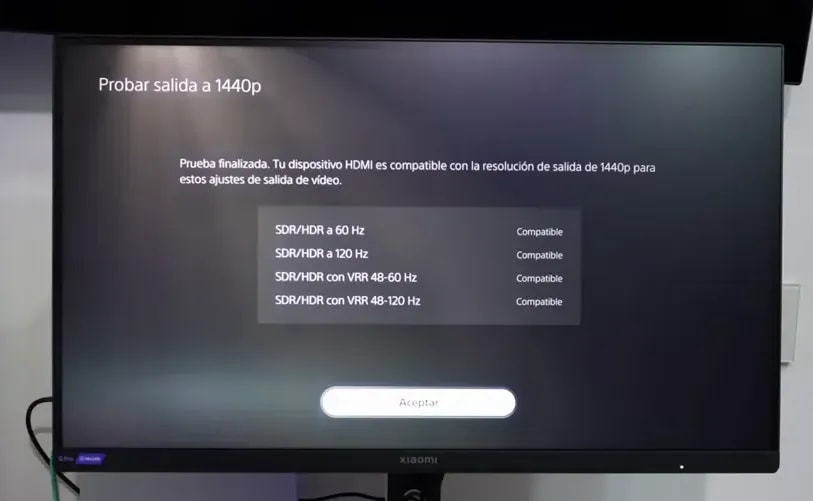 Menú de prueba de salida a 1440p en monitor Xiaomi con opciones HDR y VRR