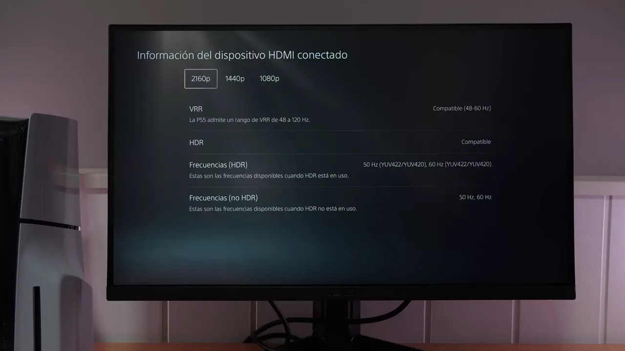 Pantalla de configuración de salida de vídeo en PS5 en el ASUS TUF VG27AQL5A con opciones de resolución y VRR