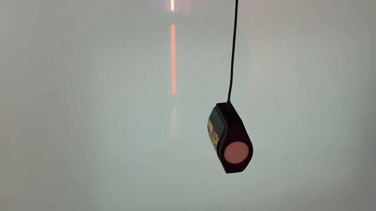 Sensor de medición colgado durante pruebas de la LG C5 OLED 42