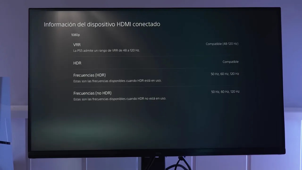 Pantalla de información HDMI del TCL 25G64 con soporte VRR y modos HDR y frecuencias