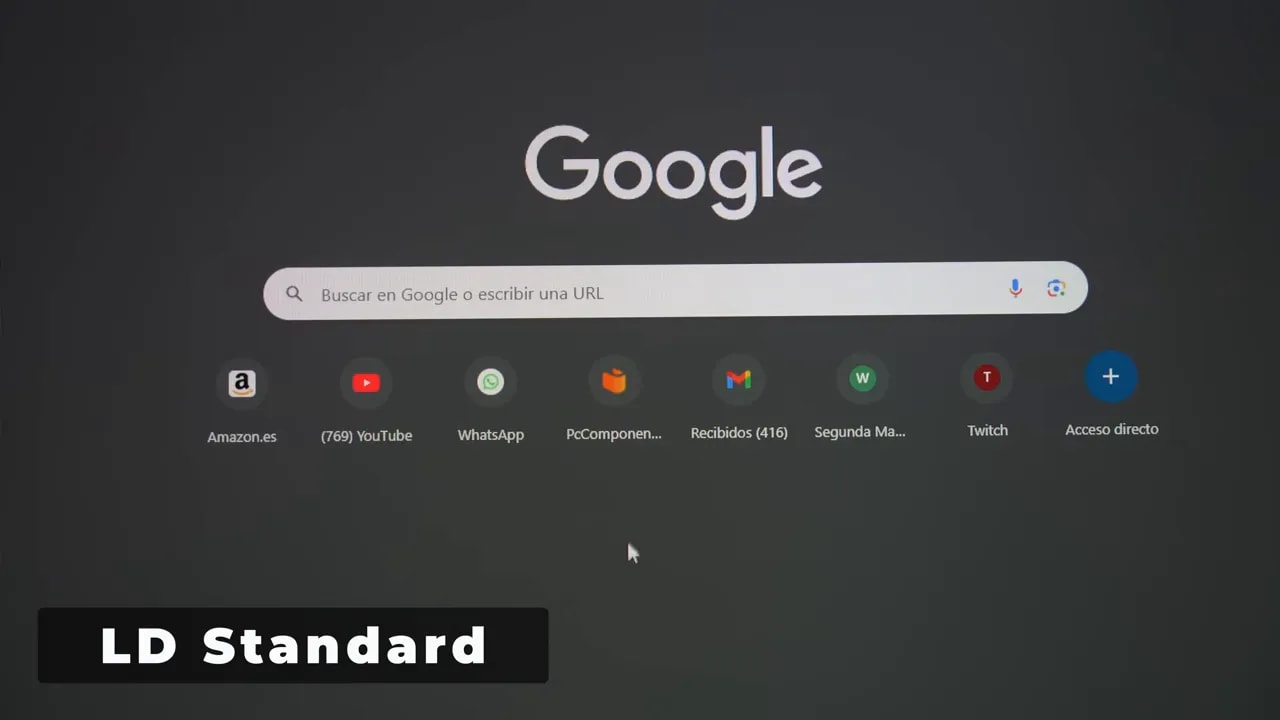 Pantalla del TCL 25G64 en modo LD Medium sobre fondo oscuro con iconos y búsqueda
