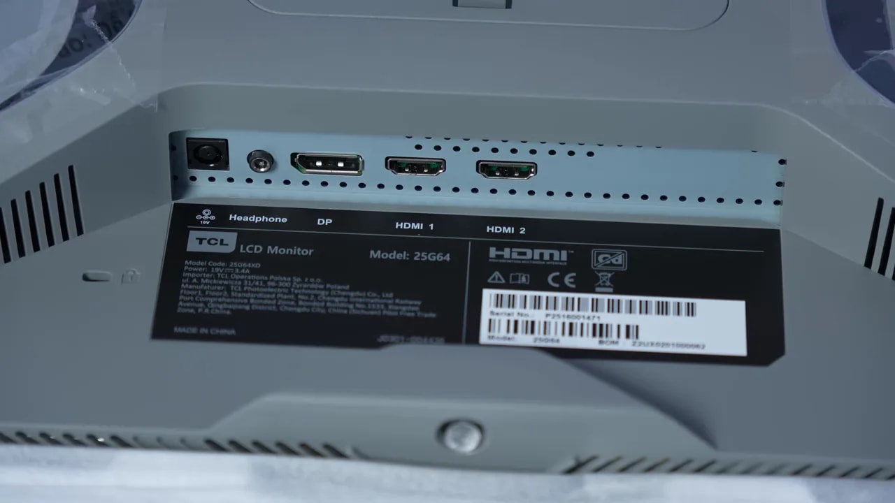 Puertos del monitor TCL 25G64: HDMI 1, HDMI 2, DisplayPort y jack de auriculares