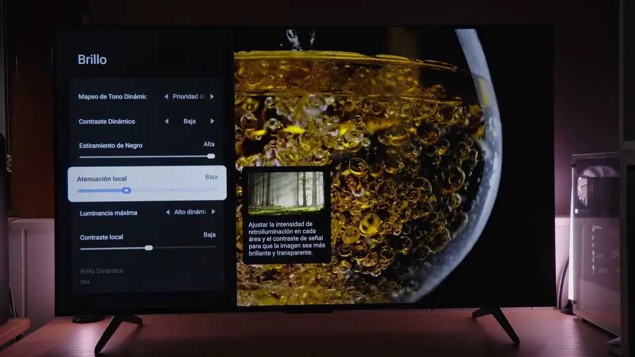Menú de ajustes de Brillo y atenuación local en la TCL C6K Q6C QD MINI REVIEW durante un test HDR.