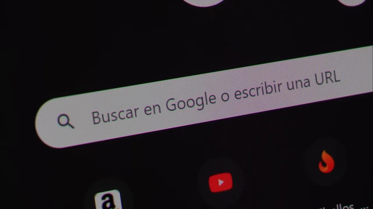 Texto de búsqueda en Google legible en monitor MSI MPG 321URX