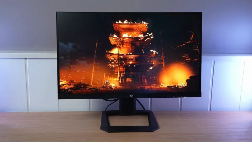 Pantalla del Titan Army P2510S Plus mostrando una escena de juego con alto contraste e iluminación intensa