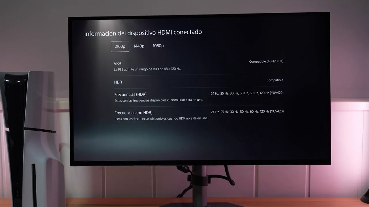 Menú “Pantalla y vídeo” del Gigabyte MO27Q28G con ajustes de salida de vídeo, VRR y ALLM