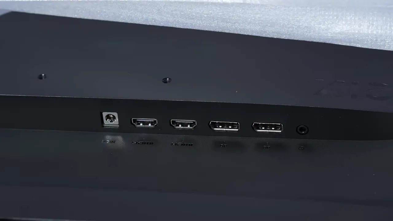 Conexiones del Xiaomi G27Qi con DisplayPort, HDMI, USB y salida de audio