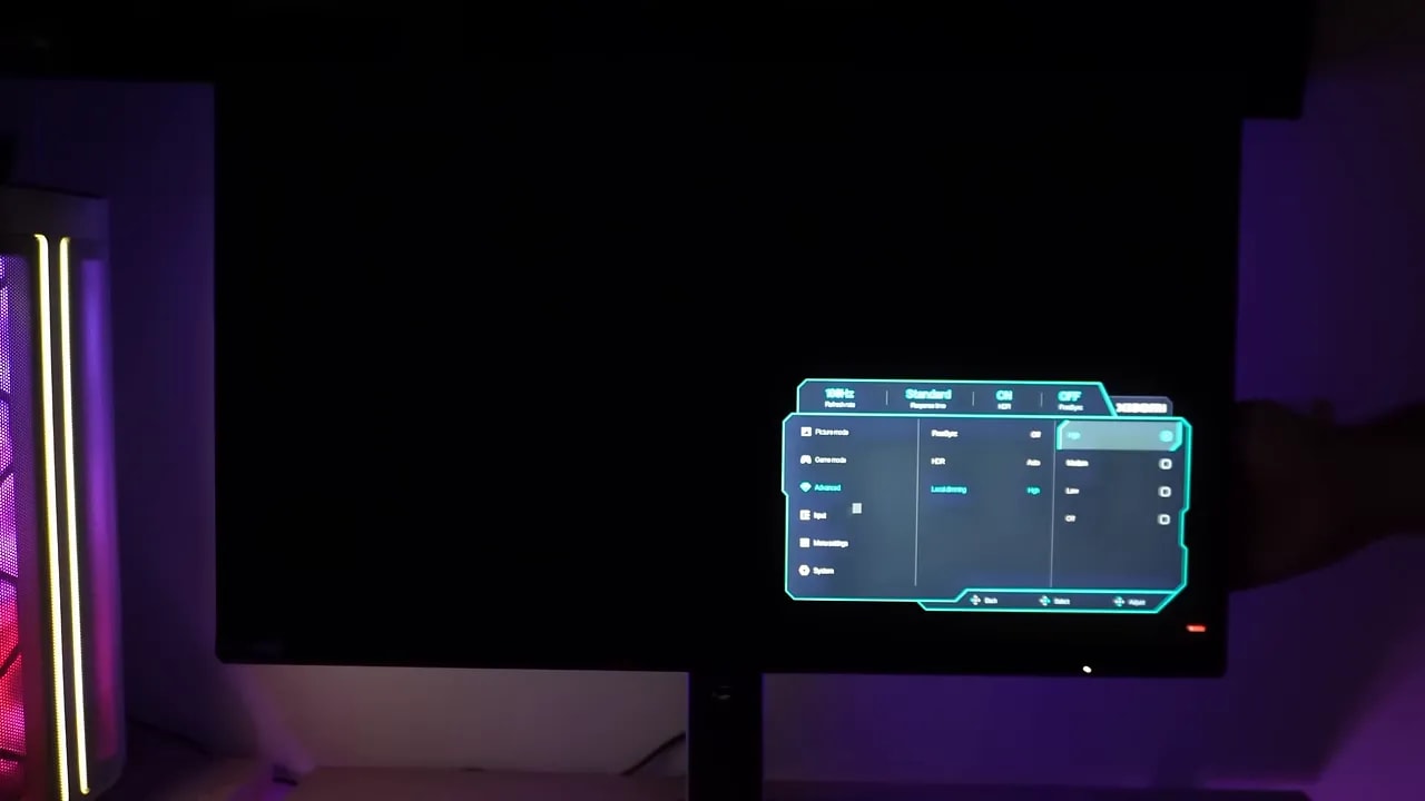 Pantalla del Xiaomi Mini LED G Pro 27i con escena oscura y menú de ajustes para local dimming