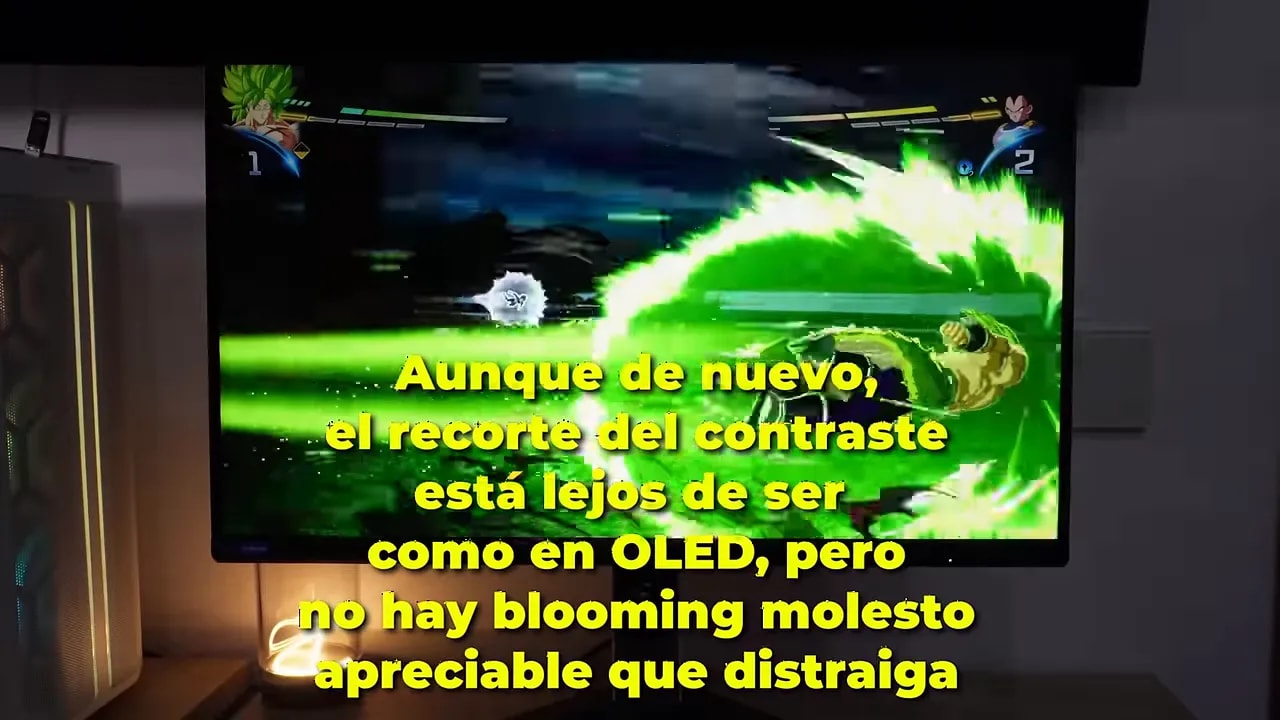 Pantalla del Xiaomi G Pro 27i durante juego con texto en pantalla indicando que no hay blooming molesto apreciable