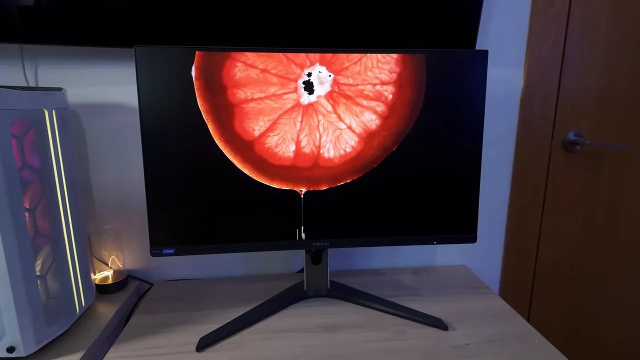 Pantalla del Xiaomi Mini LED G Pro 27i mostrando un patrón de prueba sobre fondo oscuro para evaluar PWM y fatiga visual